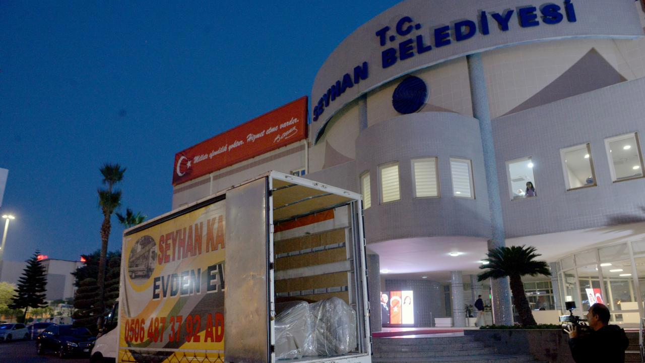Seyhan Belediyesi'ne Şok! Haciz Kararı Alındı
