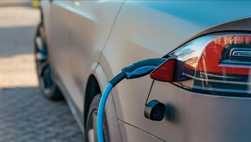 Elektrikli Araç Satışlarındaki Düşüş: Sebepleri ve Çözüm Önerileri