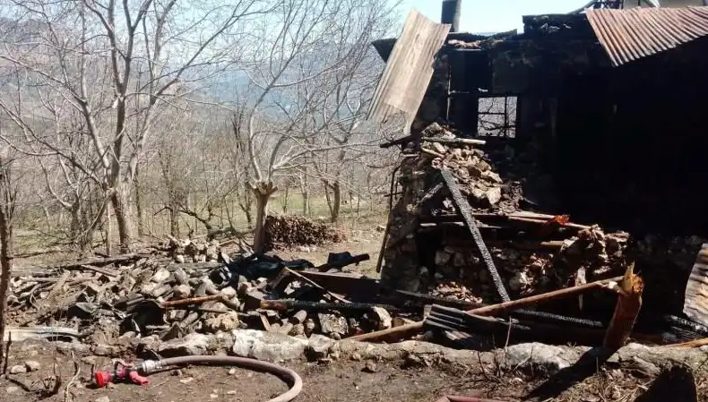 Karaman'da Müstakil Evde Yangın: Trajik Olayda Bir Ölü ve Bir Yaralı