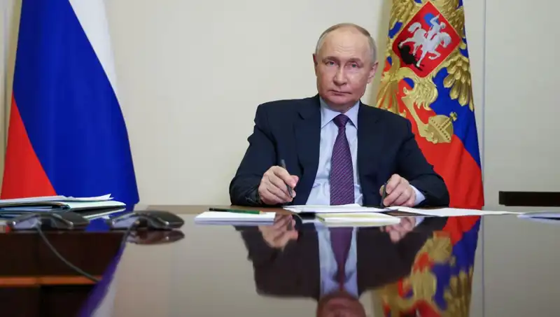 Putin, Esad’ı Suriye’de Tutma Niyetiyle Hareket Ediyor