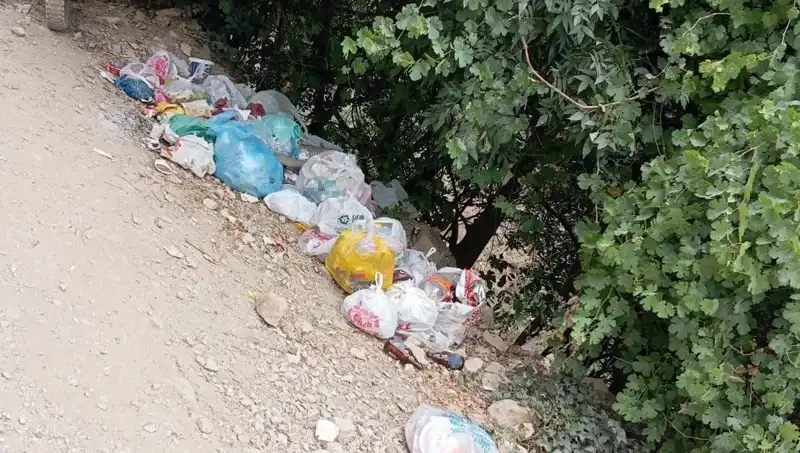 Kato Dağı'ndaki Kaval Şelalesi'nde Çöpler, Doğaseverleri Hayal Kırıklığına Uğradı