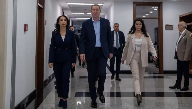 DEM Parti Heyeti Siyasi Tura Çıkıyor: Bugünkü Kritik Görüşmeler Neler Getirecek?