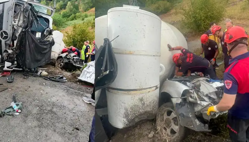 Betona Doymayan Şehirde Korkunç Kaza: Beton Mikseri Otomobilin Üzerine Devrildi