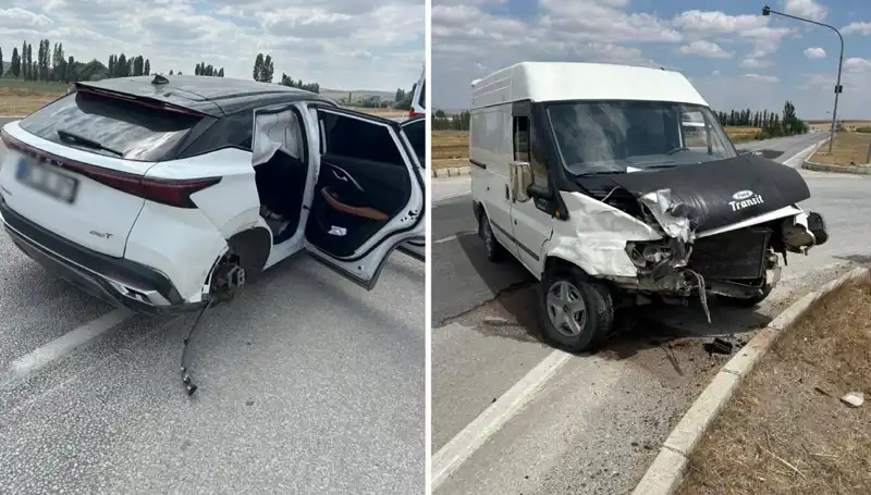 Çorum’da Kafa Kafaya Çarpışan İki Araç: Kaza Sonrası Yaşananlar
