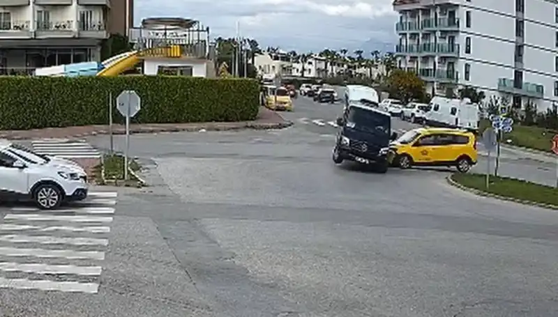 Kavşakta Meydana Gelen Feci Kazanın Detayları Ortaya Çıktı