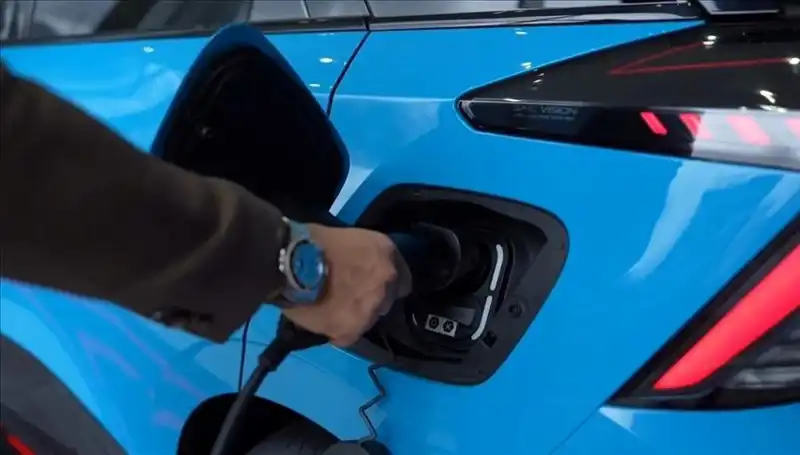 Elektrikli Araç Şarj İstasyonu Sayısı 11 Bini Geçti, Türkiye'nin Geleceği Parlıyor!