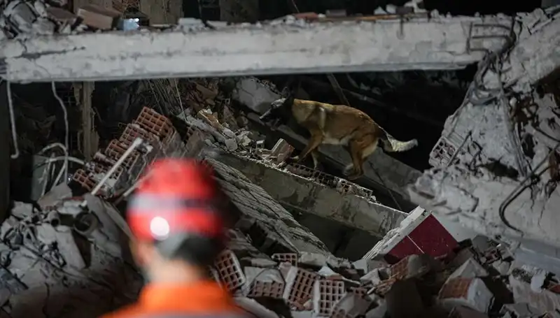 Sındırgı'da Deprem Sonrası Artçı Sarsıntılar 100'ü Geçti, Neler Oluyor?