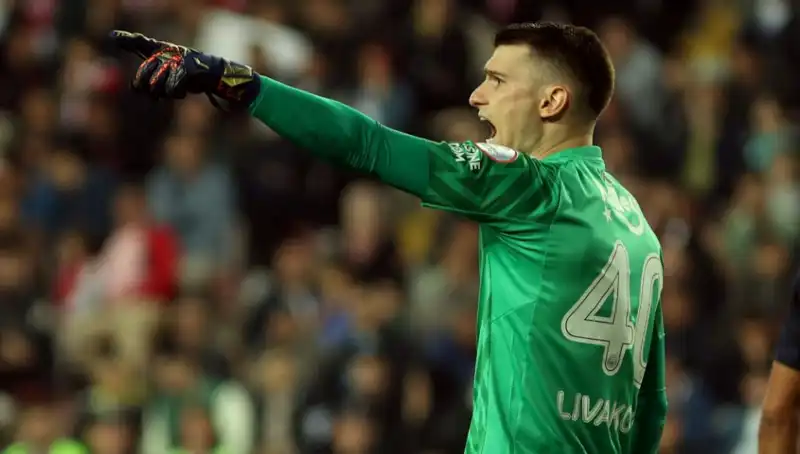 Fenerbahçe'nin Kalecisi Livakovic'in Başındaki Sorunlar ve Gelecek Beklentileri