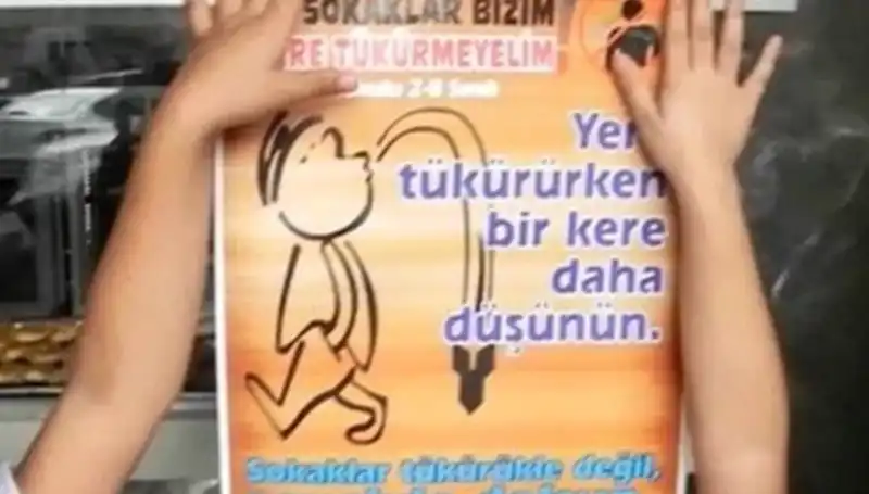 Yere Tükürdüğü İçin Çeşitli Ceza ve Yargı Süreci Başladı
