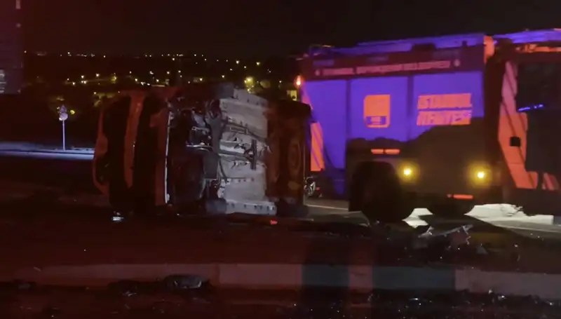 Havalimanı Yolunda Şok Kaza: Araç Takla Attı, 6 Yaralı!