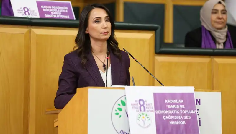 Tülay Hatimoğulları: DEM Parti'nin Güçlü Sesinin Arkasındaki Kadın
