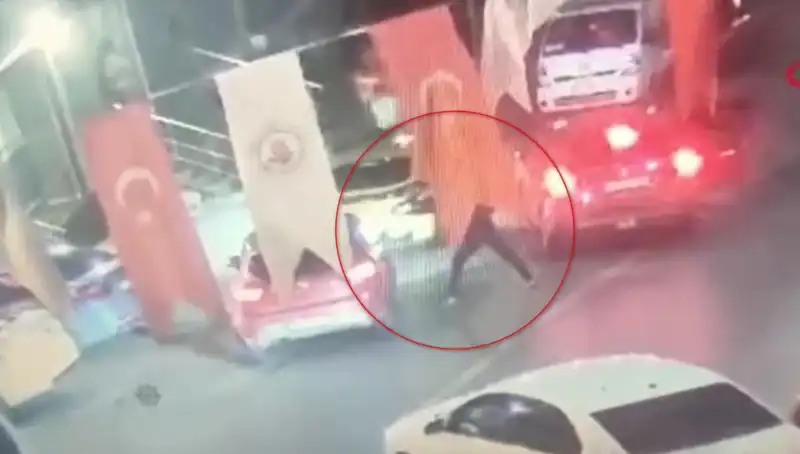 Kağıthane'de Sokak Ortasında Cinayet: Genç Adam Kurşun Yağmuruna Tutuldu!