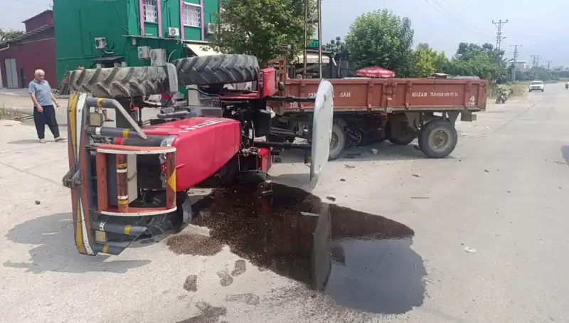 Otomobil ile Traktör Çarpıştı: Yaralıların Durumu Merak Ediliyor