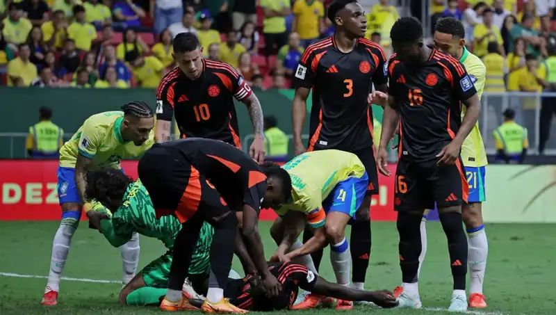 Galatasaraylı Davinson Sanchez'ten Korkutan Kaza: Bilinç Kaybı Yaşadı!