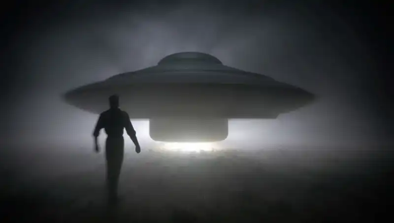 Uzaylıların Tehdidi: UFO Uzmanından Şok Edici Açıklama!