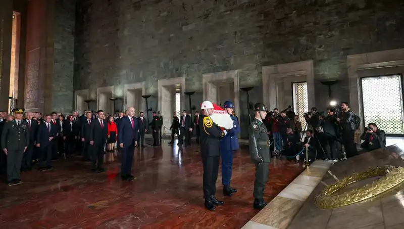 Anıtkabir'de Devlet Erkanı, 29 Ekim Kutlamalarını Bir Araya Getirdi