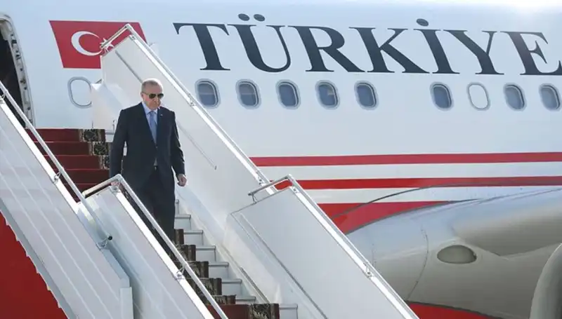 Cumhurbaşkanı Erdoğan İtalya'dan Geri Döndü: Ziyaretin Ayrıntıları ve Önemli Gelişmeler