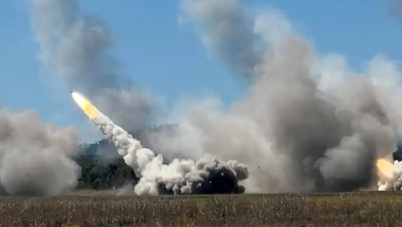 Avustralya'nın Askeri Tatbikatında Bir İlk: HIMARS Atışı Gerçekleştirildi