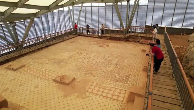 Restore Edilen 'Cennet Bahçesi' Mozaiği Turistlerin İlgisini Çekiyor