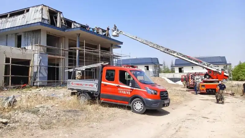 Gölbaşı'ndaki Villalarda Dev Yangın: Neler Oldu, Can Kaybı Var mı?